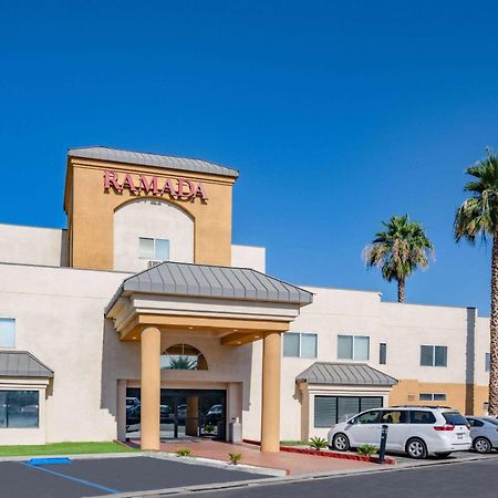 Hotel Ramada By Wyndham Bakersfield Exteriér fotografie