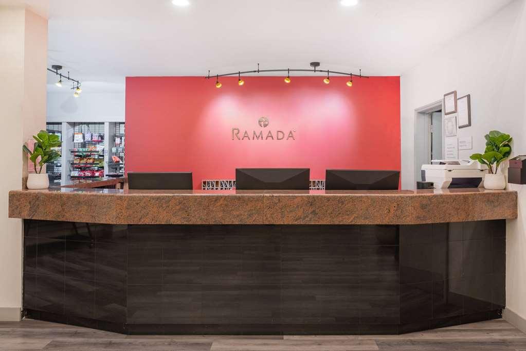 Hotel Ramada By Wyndham Bakersfield Interiér fotografie